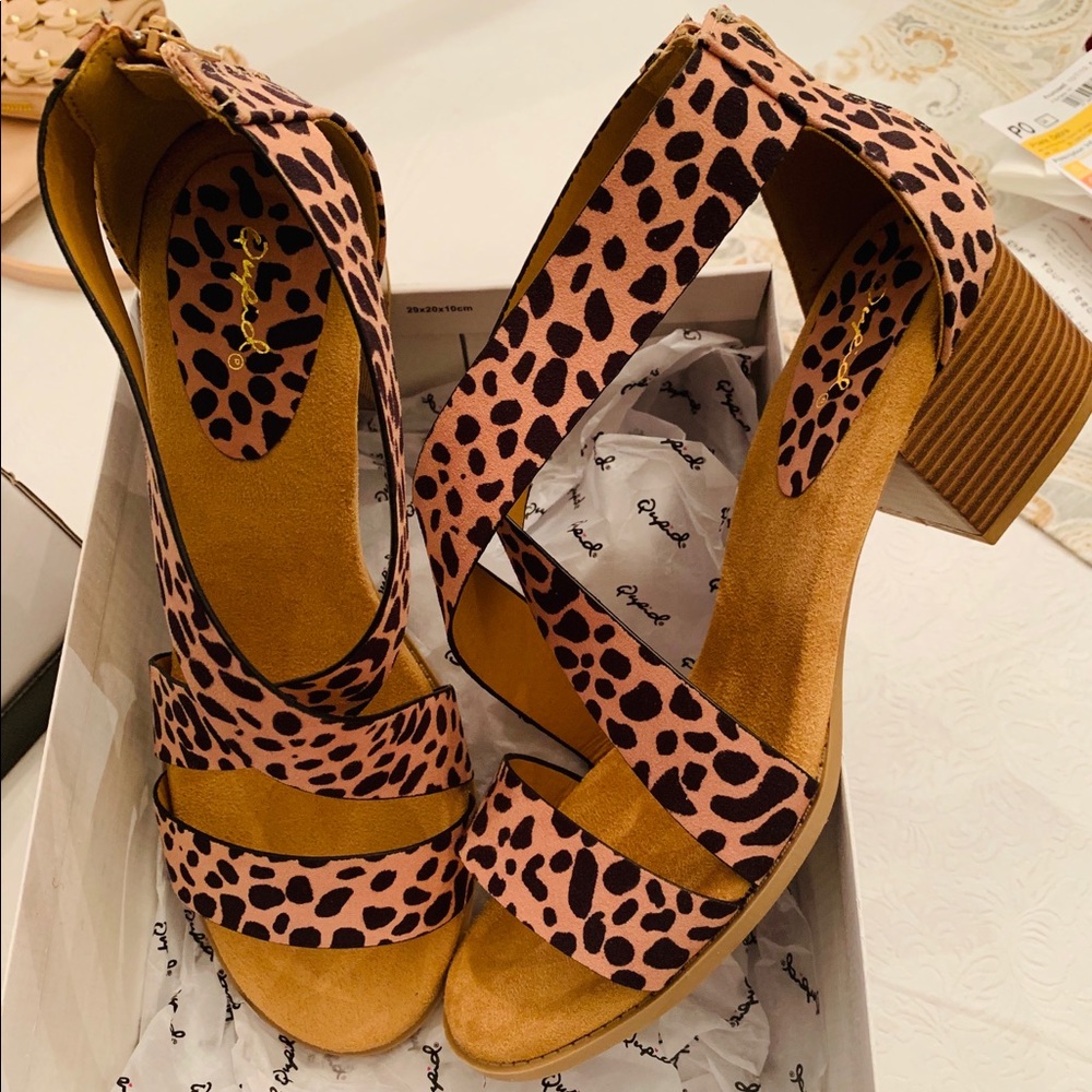 Leopard print heeled sandal